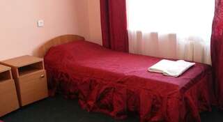 Гостиница Сайсары Якутск Двухместный номер с 1 кроватью или 2 отдельными кроватями + дополнительной кроватью-1